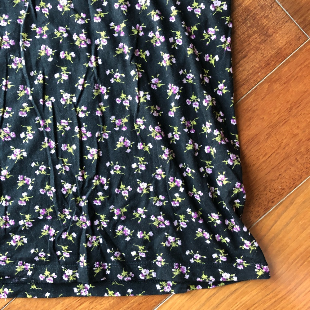 Uniqlo x Laura Ashley Limited Archive Collection T-Shirt - Picture 3 of 12